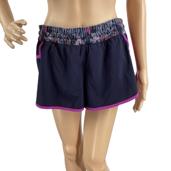 Lululemon Tracker Short III 4-Way Stretch Size 10 Navy Purple Floral - Picture 1 of 6
